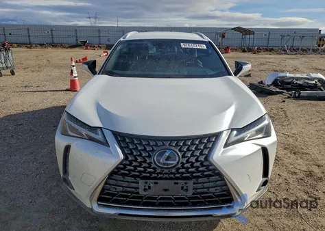 2021 Lexus Ux 200 z USA, uszkodzony, nr VIN JTHX3JBH0M2038397